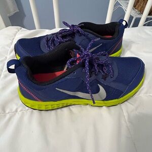 Nike Blue and Green Athletic Shoes with Cushioned Sole